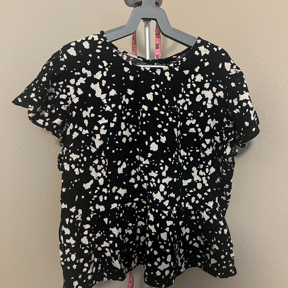 Who What Wear Linen Blend Black and Cream Ruffled Short Sleeve Blouse (XXL)